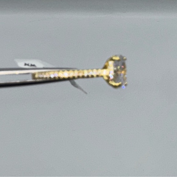 18k 1.5ct Oval Ring - Picture 9 of 11